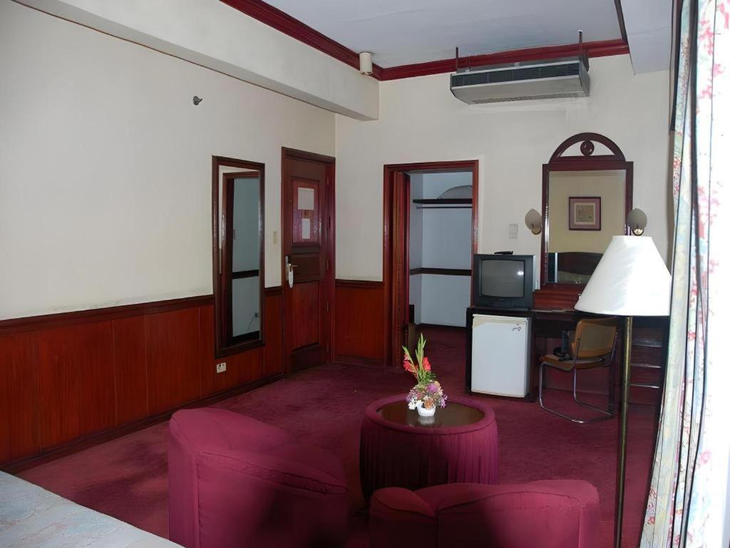 Great Eastern Hotel Quezon City Ngoại thất bức ảnh