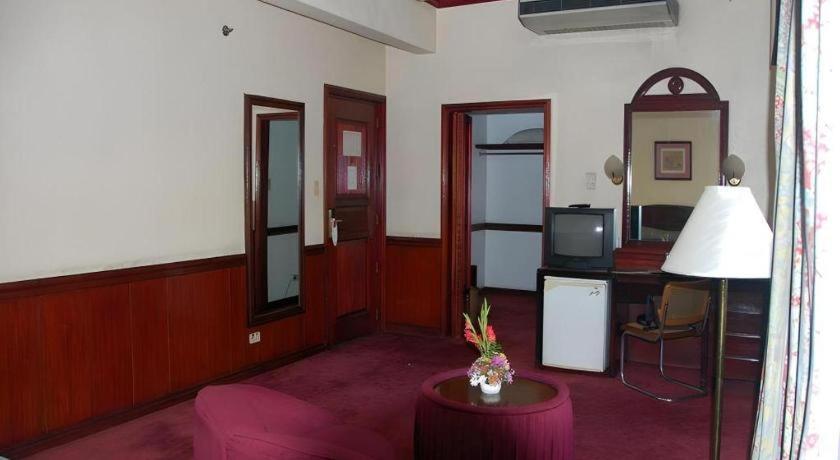 Great Eastern Hotel Quezon City Ngoại thất bức ảnh